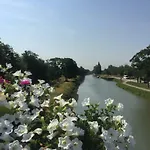 Frühstückspension Toulousaine 4*