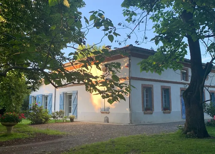 לינה וארוחת בוקר Toulousaine