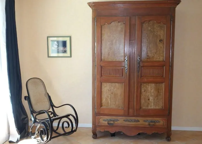 Toulousaine לינה וארוחת בוקר 4*