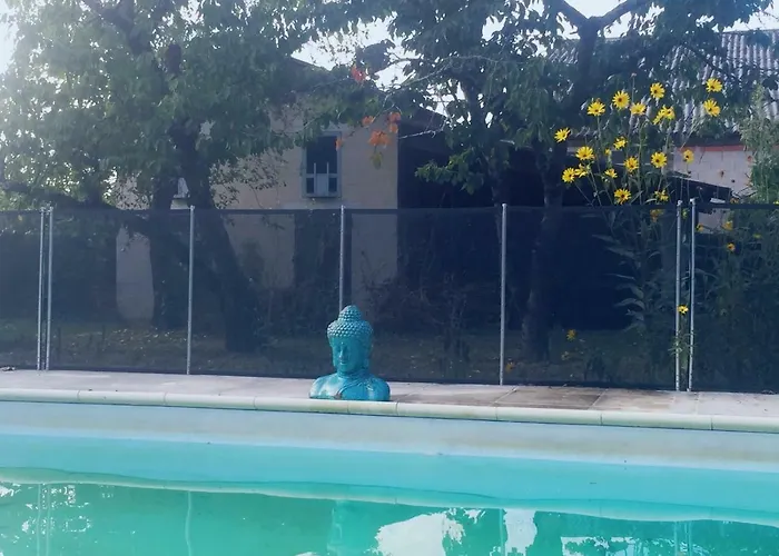 לינה וארוחת בוקר Toulousaine 4*